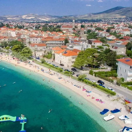 Beachfront Don Apartamento Kaštela