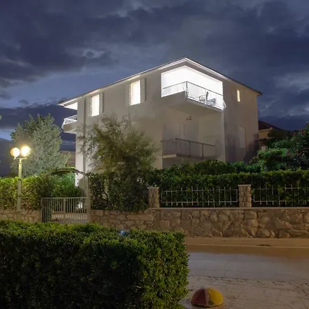 Beachfront Don Apartament