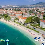 Beachfront Don アパート Kaštela