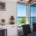 アパート Beachfront Don