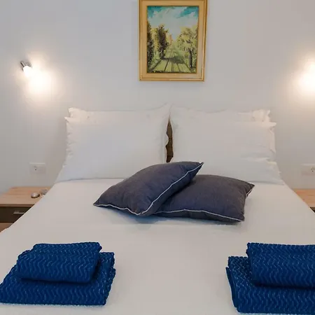 Beachfront Don Apartman Kastela