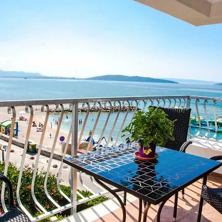 Beachfront Don * Kastela