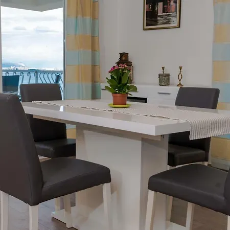 Beachfront Don * Kastela