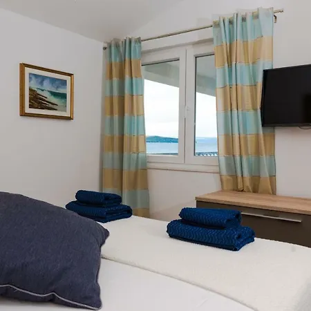 アパート Beachfront Don Kaštela