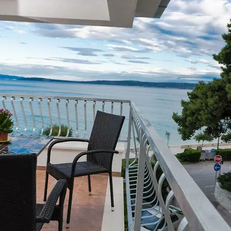 Beachfront Don アパート Kaštela