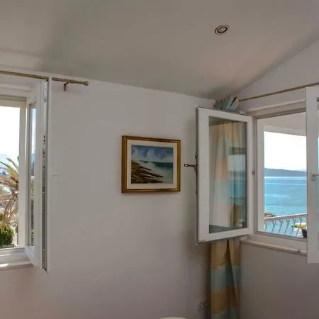 Beachfront Don Kastela