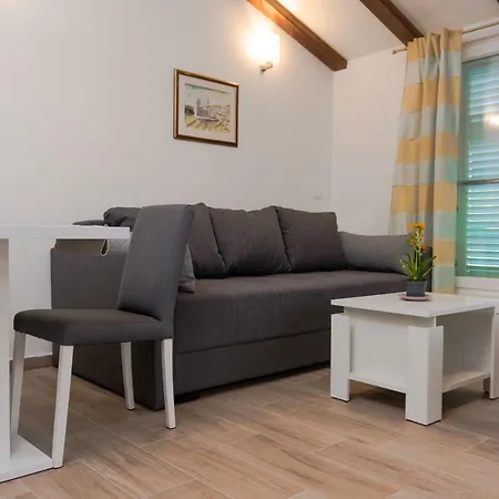 Beachfront Don Apartman *