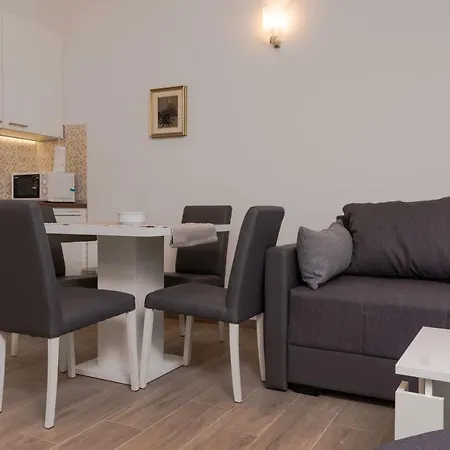 Beachfront Don Apartman Kastela