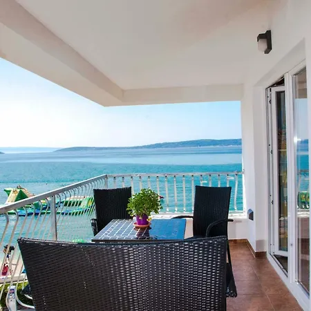 شقة Beachfront Don Kaštela