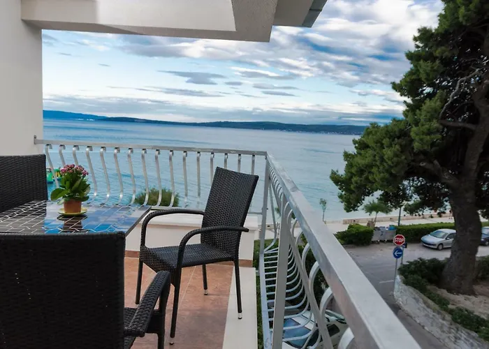 Beachfront Don Apartment Kaštela