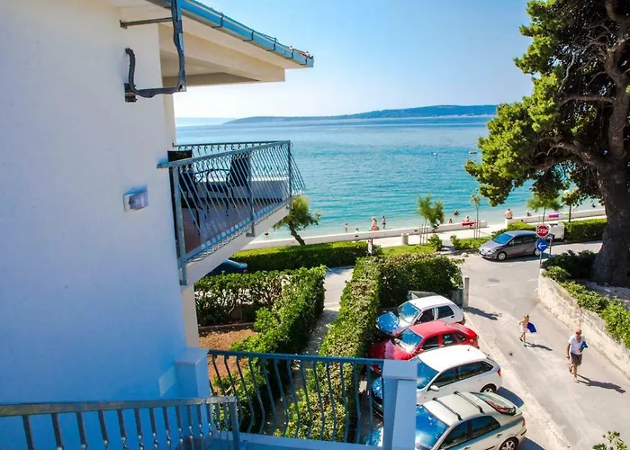 Beachfront Don Каштела